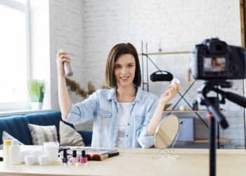 Streaming Wars Unleashed: Navigating the Pros and Cons of D2C Video for Creators and Consumers