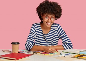 What Are The Key Skills Required To Become A Graphic Designer?