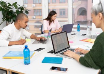 Understanding the Differences in UK and International Custom Software Development