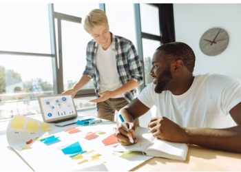 Essential Skills for Graphic Designers 2024